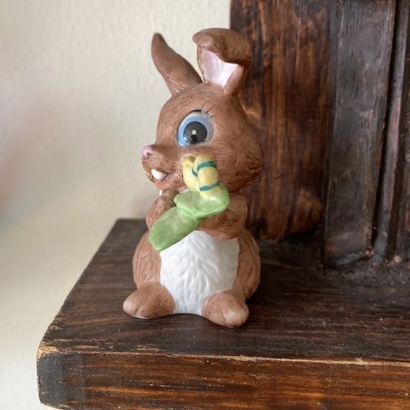 LEFTON bunny and with caterpillar on leaf Easter decoration rabbit spring - Picture 5 of 14